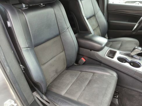 Used 2019 Jeep Grand Cherokee Altitude image 34