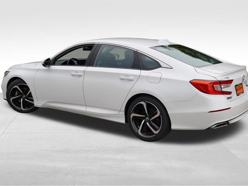 Used 2018 Honda Accord Sport image 8