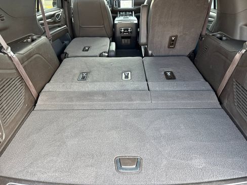 Used 2022 GMC Yukon Denali image 17