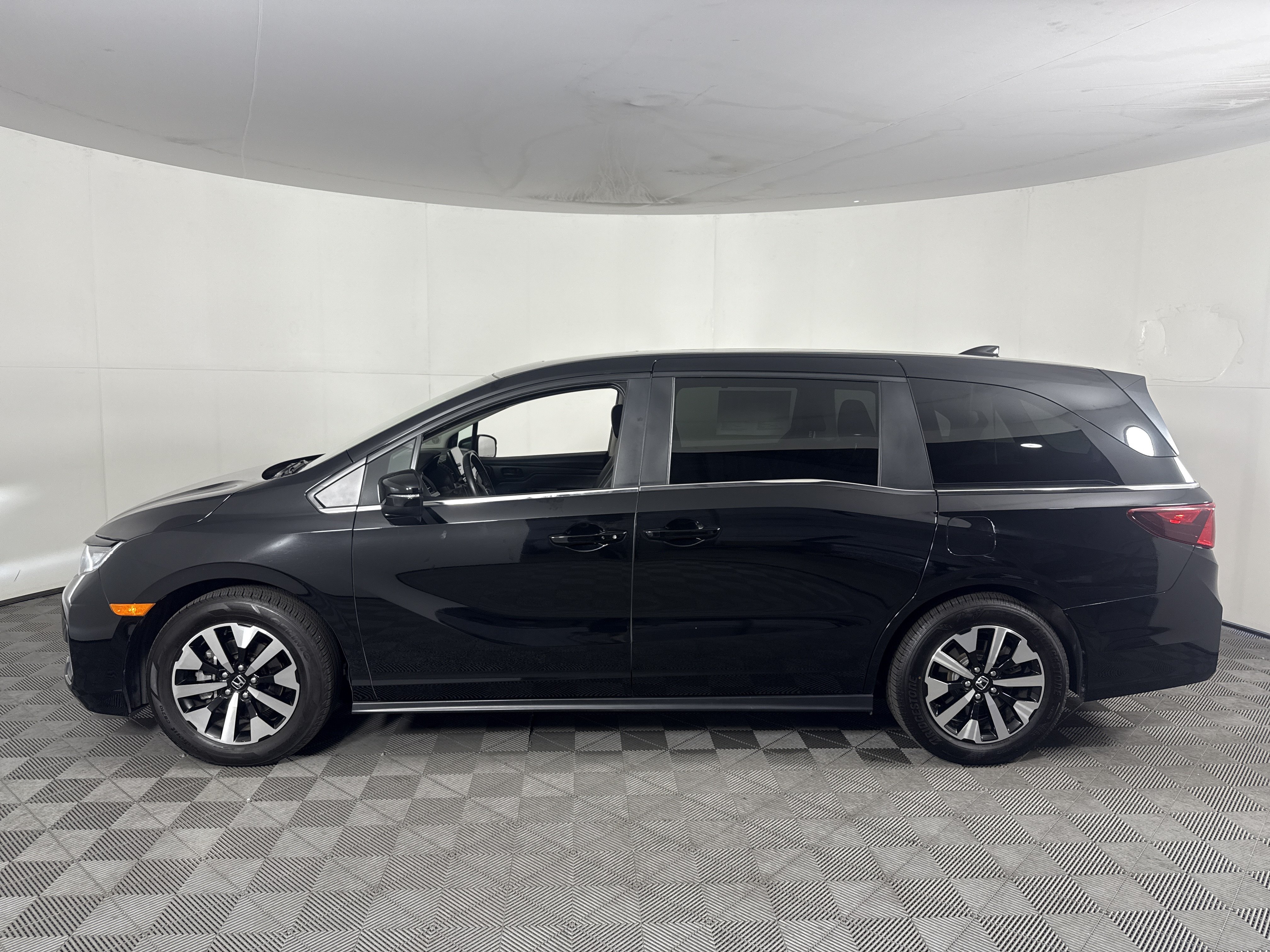 Used 2025 Honda Odyssey EX-L image 8