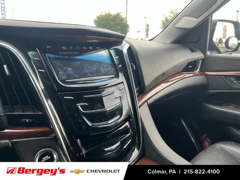 Used 2016 Cadillac Escalade ESV 2WD image 12