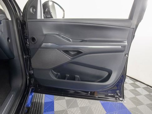 Used 2025 Lincoln Navigator Reserve AWD/4WD image 17