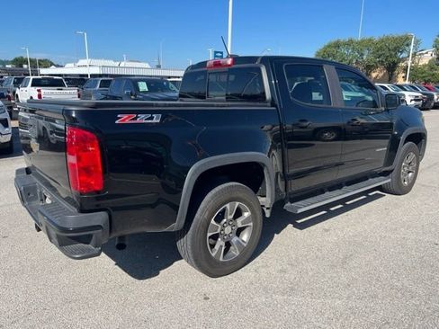 Used 2019 Chevrolet Colorado Z71 AWD/4WD image 3