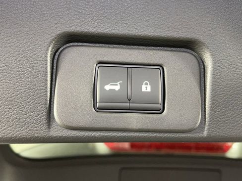 New 2025 Nissan Rogue SV image 33