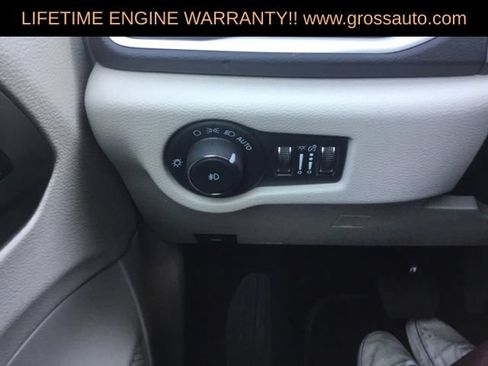 Certified 2024 Chrysler Pacifica Touring-L FWD image 21