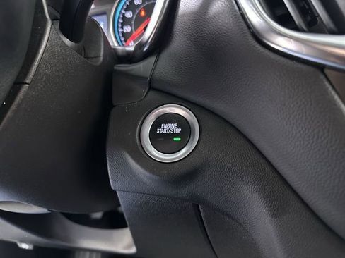 Used 2024 Chevrolet Equinox LT image 17