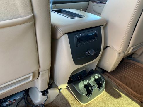 Used 2012 GMC Yukon SLT w/ SLT-2 Equipment Package image 28