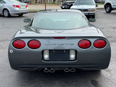Used 2003 Chevrolet Corvette Coupe w/ Preferred Equipment Group RWD image 7