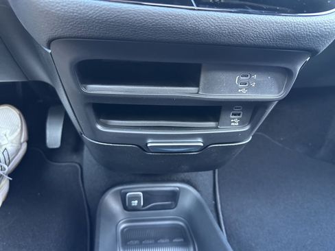 New 2026 Chrysler Pacifica Select image 75