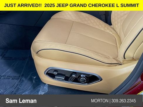 New 2025 Jeep Grand Cherokee L Summit w/ Luxury Tech Group V image 19