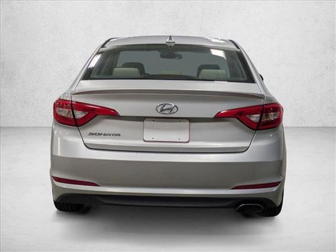 Used 2016 Hyundai Sonata SE image 7