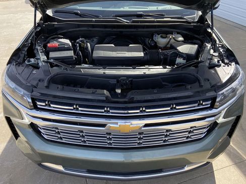 Used 2023 Chevrolet Suburban Premier image 27