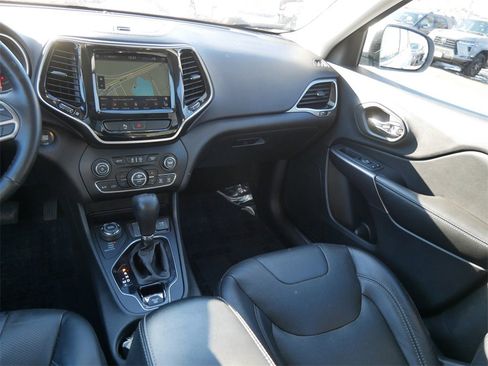 Used 2019 Jeep Cherokee Limited image 14