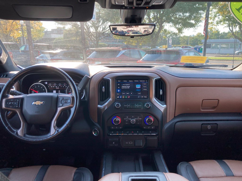 Used 2021 Chevrolet Silverado 1500 High Country w/ Technology Package AWD/4WD image 5