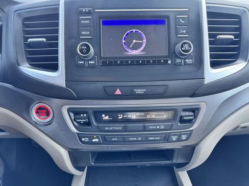 Used 2019 Honda Pilot LX image 44