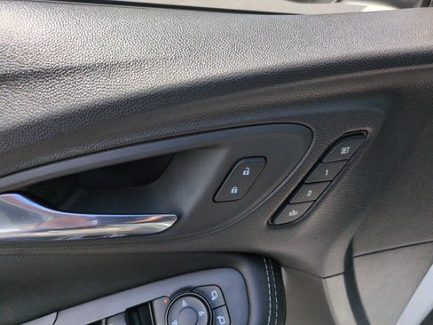 Used 2022 Buick Encore GX Essence w/ Experience Buick Package AWD/4WD image 12