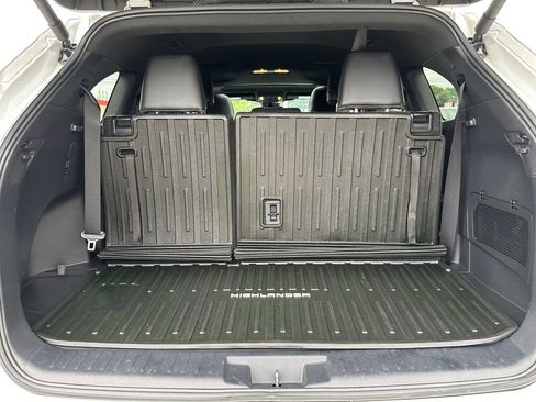 Used 2024 Toyota Highlander XSE AWD/4WD image 17