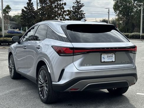 Used 2025 Lexus RX 450h AWD w/ Luxury Package image 11