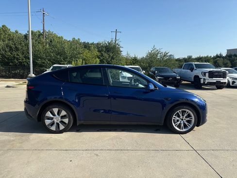 Used 2023 Tesla Model Y Long Range AWD/4WD image 6