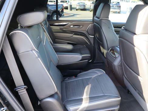 Used 2024 Cadillac Escalade Sport w/ LPO, ONYX Package AWD/4WD image 41