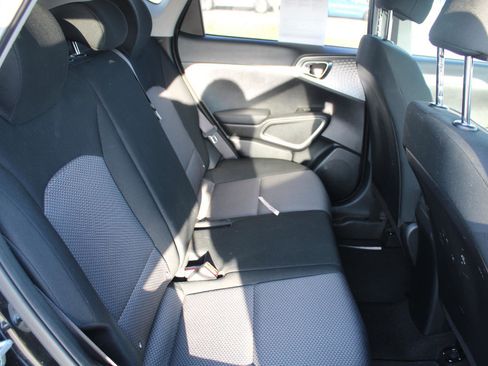 Used 2022 Kia Soul LX image 5