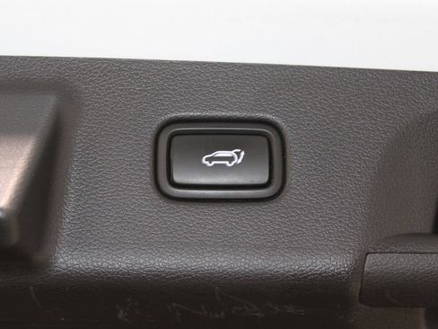 Used 2020 Hyundai Palisade SEL w/ Premium Package FWD image 16