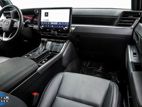 Used 2025 Lexus GX 550 550 Luxury+ w/ Cold Area Package image 16