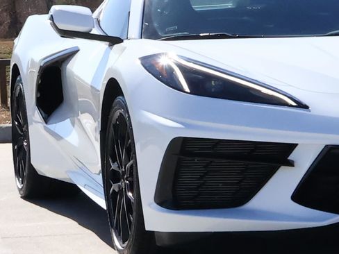 Used 2025 Chevrolet Corvette Stingray Coupe w/ 1LT image 9