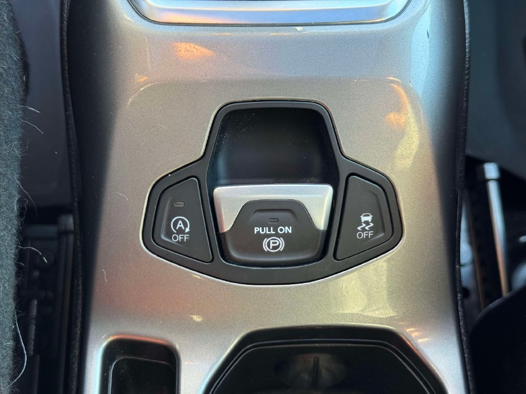 Used 2021 Jeep Renegade Limited w/ Sun & Sound Group AWD/4WD image 30