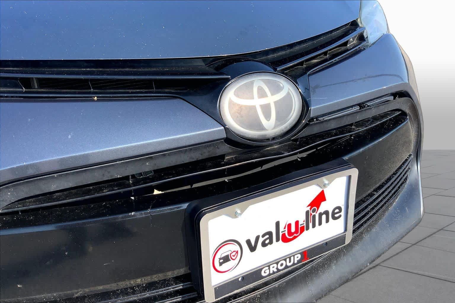 Used 2018 Toyota Corolla LE FWD image 29
