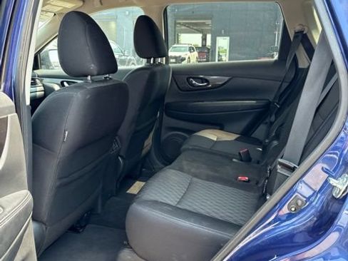 Certified 2019 Nissan Rogue SV FWD image 6