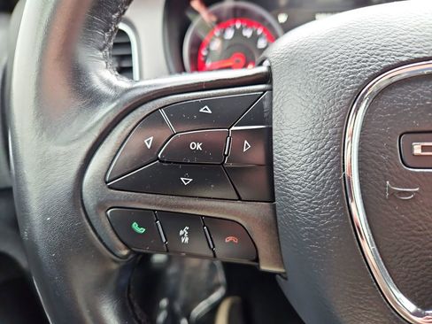 Used 2019 Dodge Charger SXT image 11