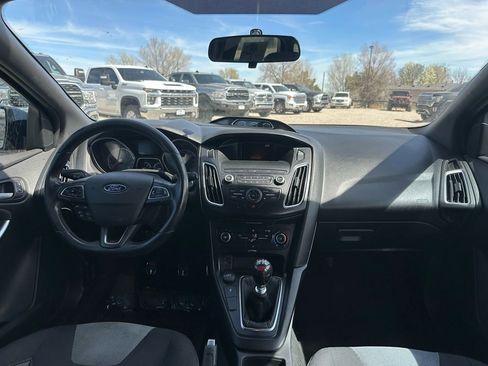 Used 2018 Ford Focus ST image 25