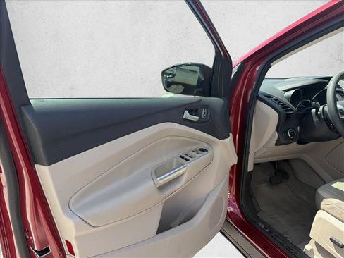Used 2016 Ford Escape SE FWD image 9
