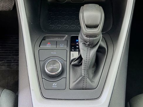 Used 2024 Toyota RAV4 XLE image 19