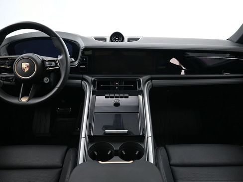 Used 2025 Porsche Panamera 4 image 9
