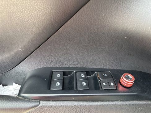 Used 2020 Toyota Camry SE image 18