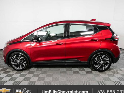 Used 2023 Chevrolet Bolt LT w/ Infotainment Package FWD image 29