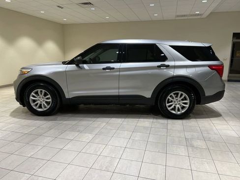 Used 2020 Ford Explorer 2WD image 2