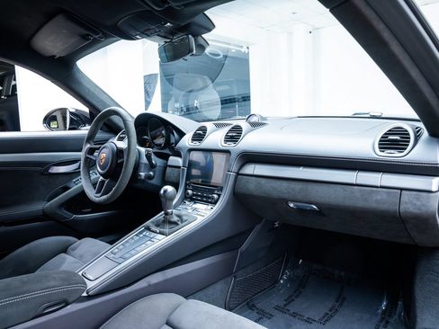 Used 2022 Porsche 718 Cayman GT4 RWD image 19