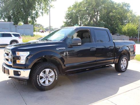 Used 2017 Ford F150 XLT w/ Equipment Group 301A Mid AWD/4WD image 4