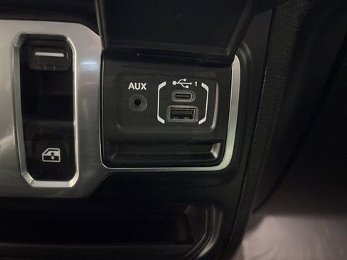 Used 2025 Jeep Wrangler Sport image 14