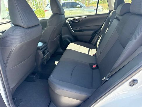Used 2024 Toyota RAV4 LE AWD/4WD image 5