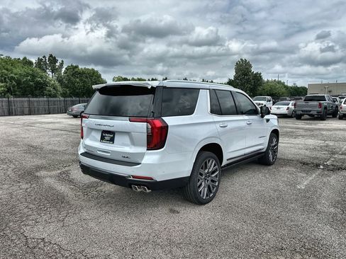 New 2026 GMC Yukon Denali Ultimate w/ LPO, Floor Liner Package AWD/4WD image 11