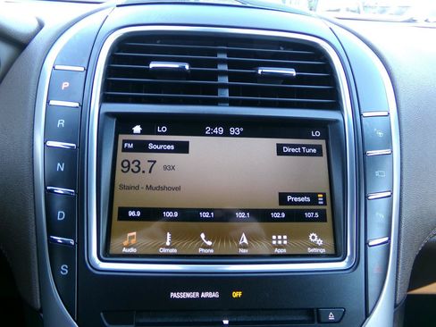 Used 2016 Lincoln MKX Reserve w/ Equipment Group 102A AWD/4WD image 23