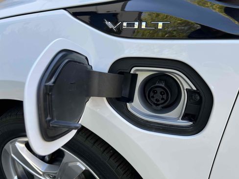 Used 2019 Chevrolet Volt LT FWD image 47