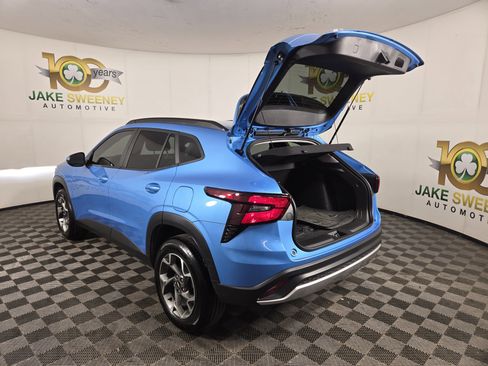 Certified 2025 Chevrolet Trax LT w/ LT Convenience Package image 29