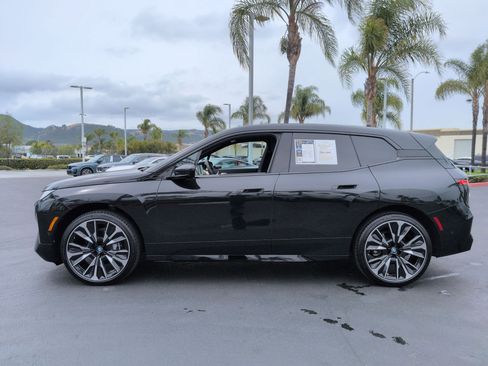 Used 2026 BMW iX xDrive60 w/ Premium Package image 7