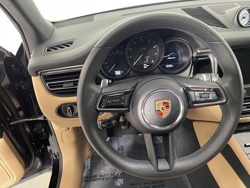 Used 2025 Porsche Macan image 36