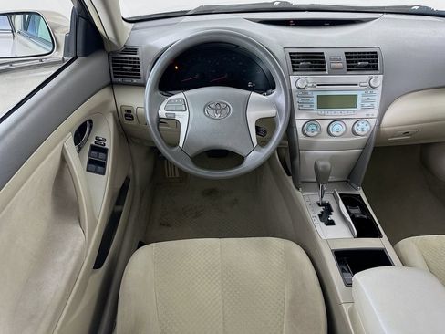 Used 2009 Toyota Camry LE FWD image 4